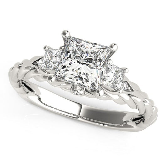 Size: 3.5 - 14k White Gold Princess Cut 3 Stone Antique Style Diamond Ring (1 1/8 cttw)