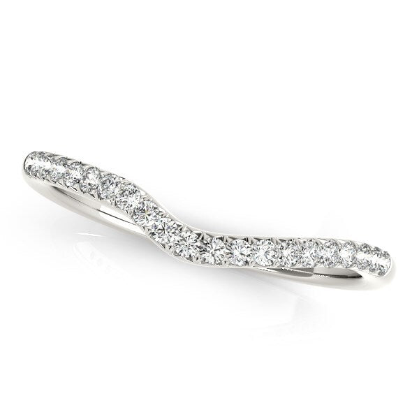 Size: 4.5 - 14k White Gold Curved Pave Diamond Wedding Ring (1/4 cttw)