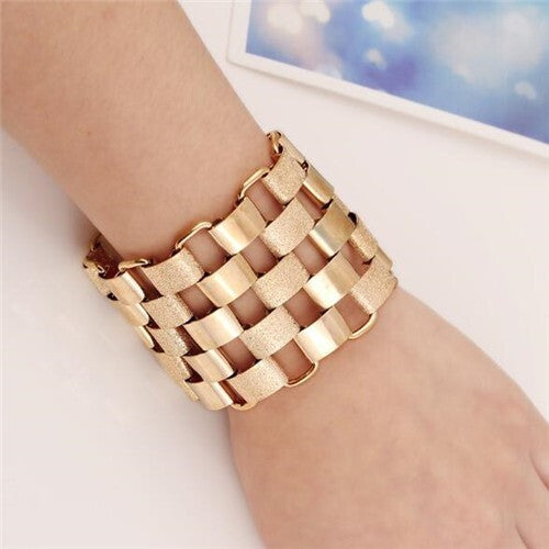 Dull Polished Alloy Blocks Combo Hollow Style Bold Fashion Bracelet - Golden